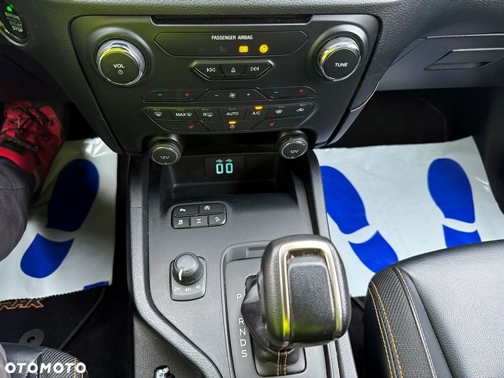 Ford Ranger 2.0 EcoBlue 4x4 DC Wildtrak - 33