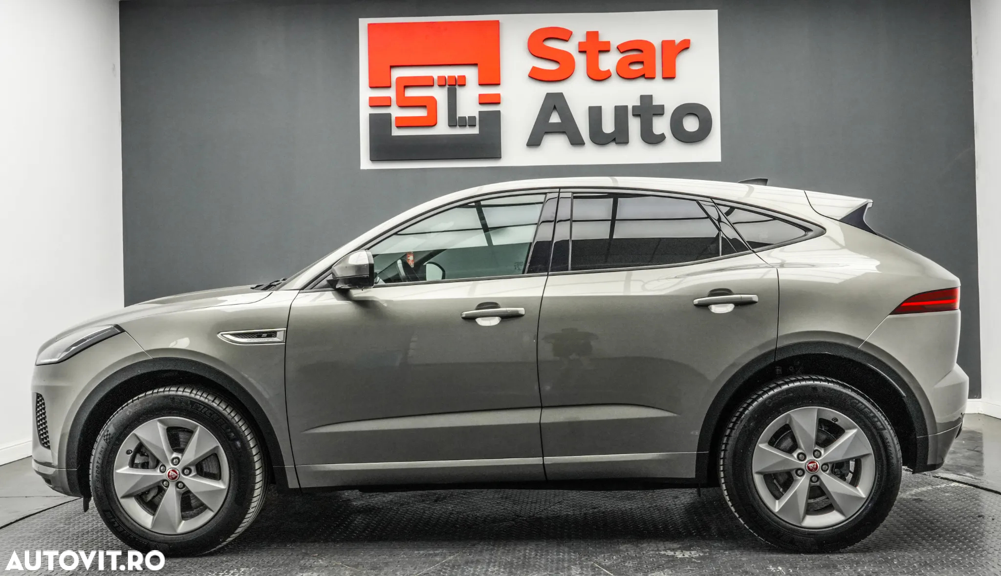 Jaguar E-Pace D240 AWD R-Dynamic S - 9