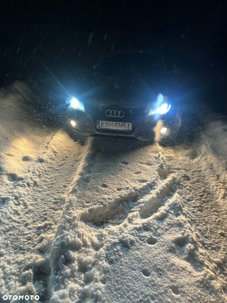 Audi A4 Avant 2010 photo 3