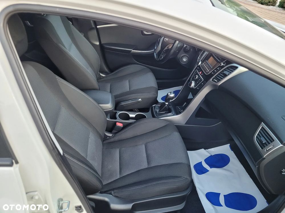 Hyundai i30 1.4 Fifa World Cup Edition - 16