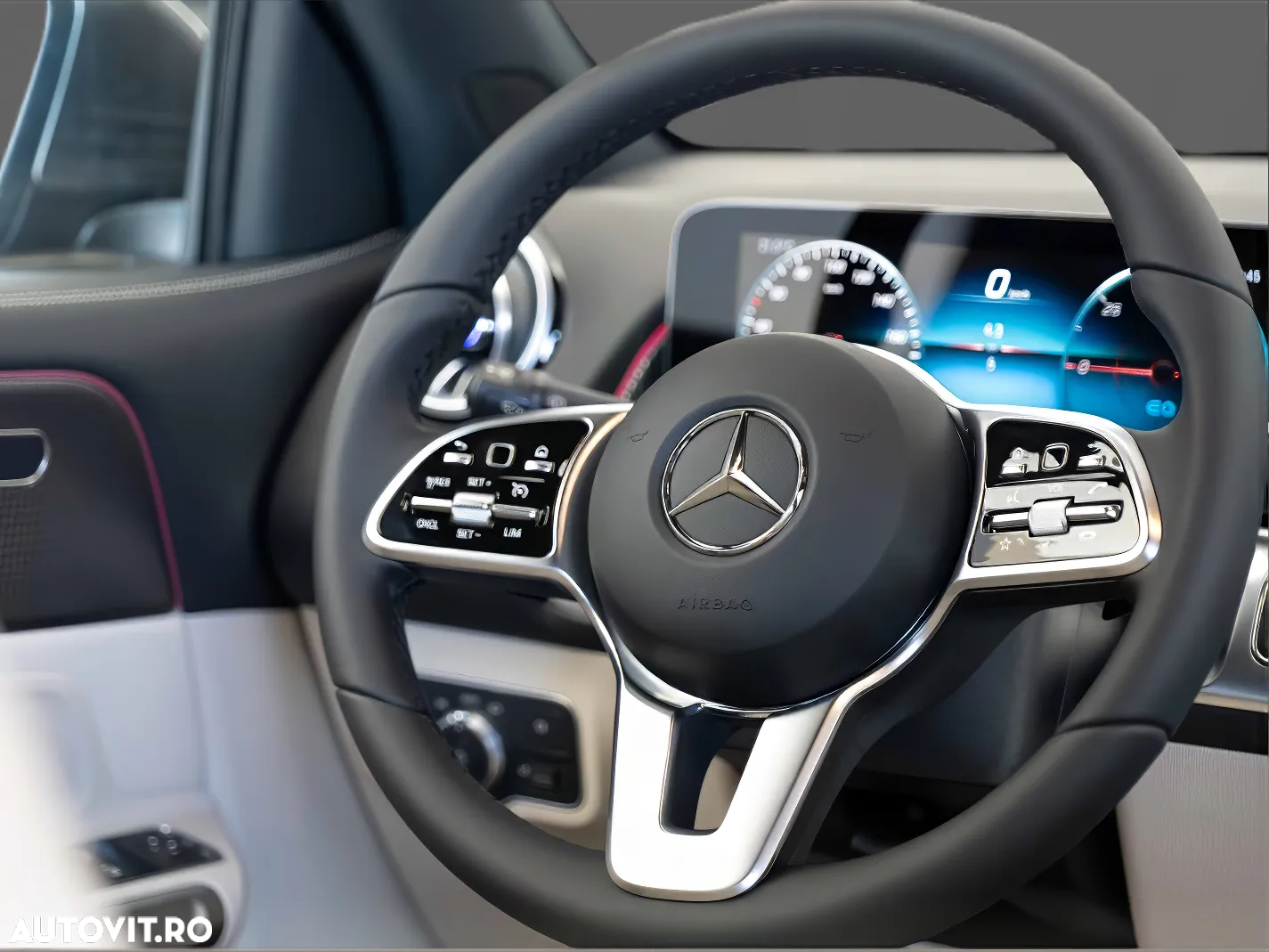 Mercedes-Benz EQB 300 4Matic AMG Line - 18