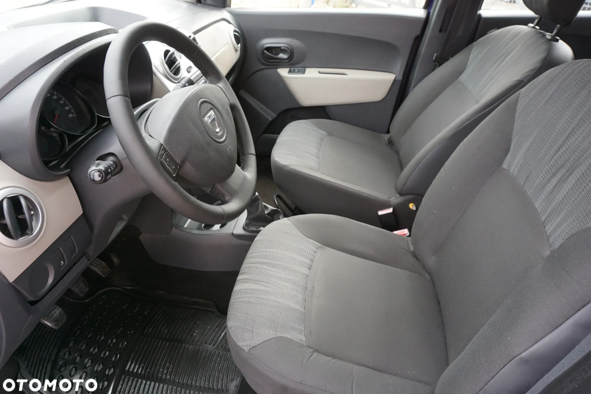 Dacia Lodgy 1.6 MPI 85 Ambiance - 8