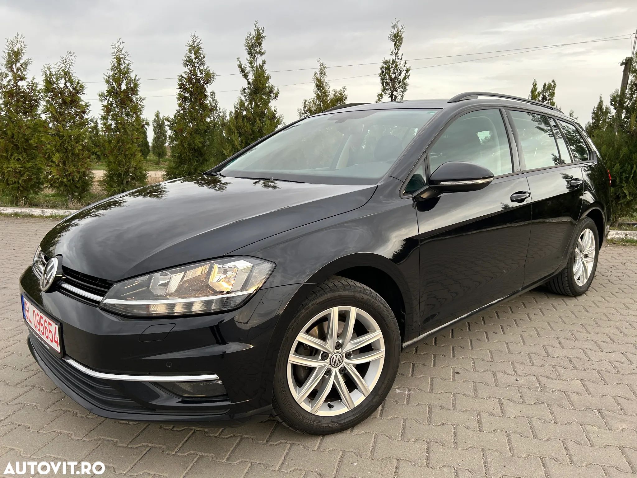 Volkswagen Golf 2.0 TDI SCR Comfortline - 1