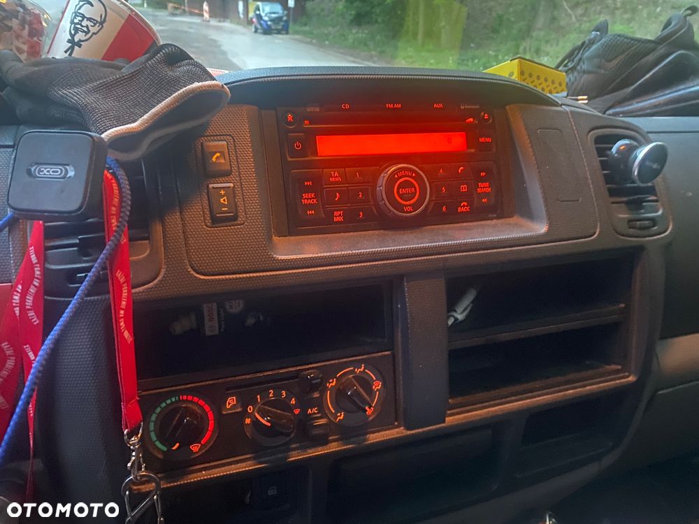 Renault Maxity - 8