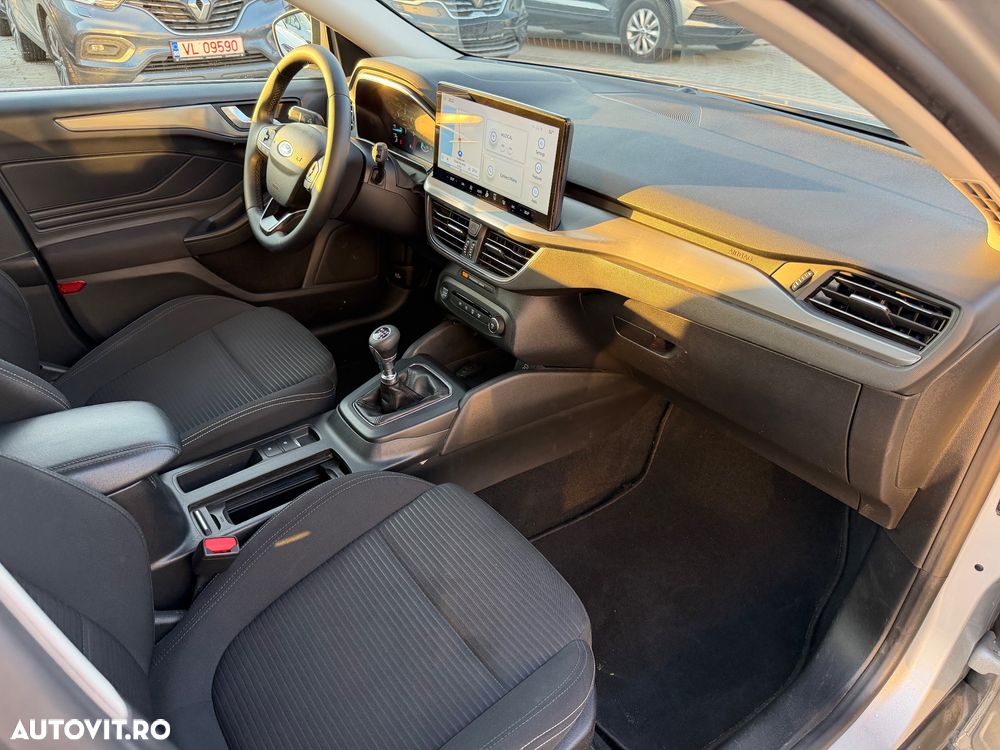FORD Focus 2023 — imagine 7
