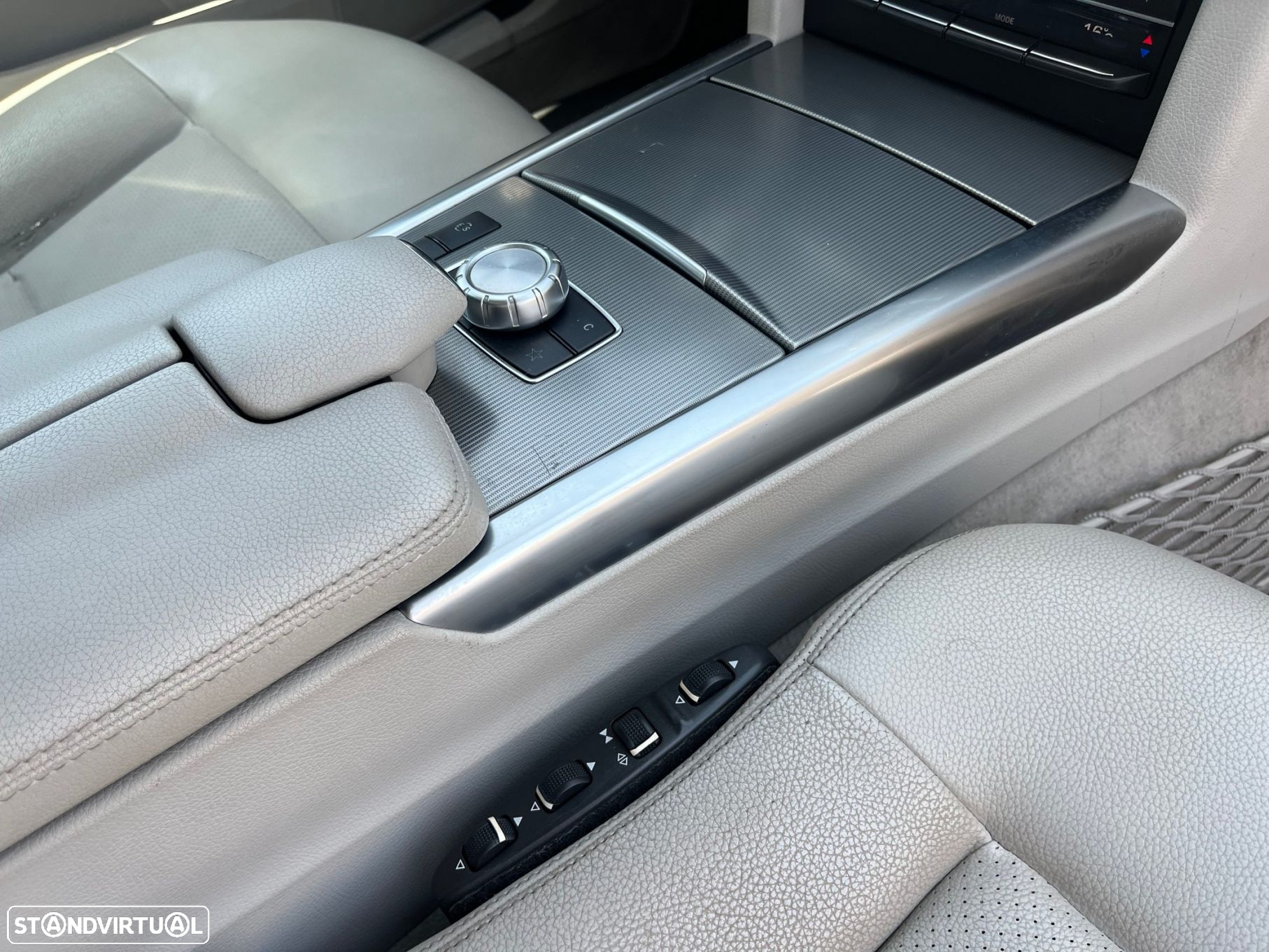 Mercedes-Benz E 300 Bluetec Hybrid Avantgarde - 42