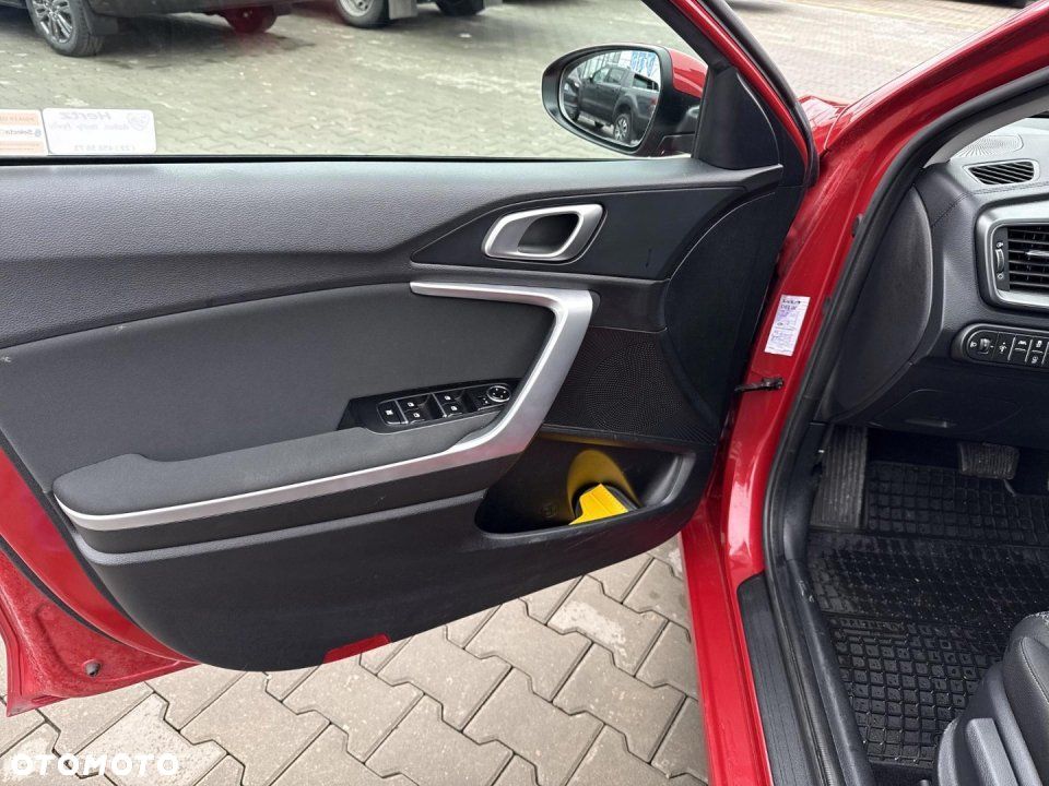 Kia Ceed - 14