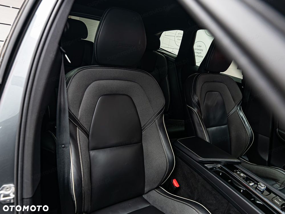 Volvo XC 60 B4 D AWD R-Design - 8