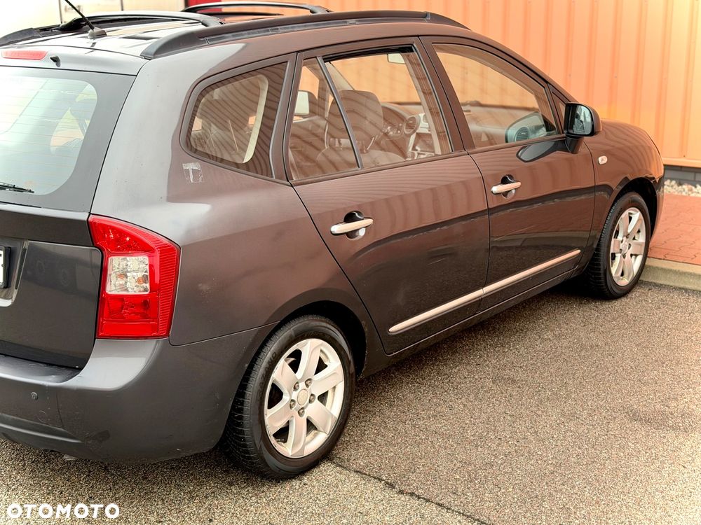 Kia Carens 2.0 EX - 21