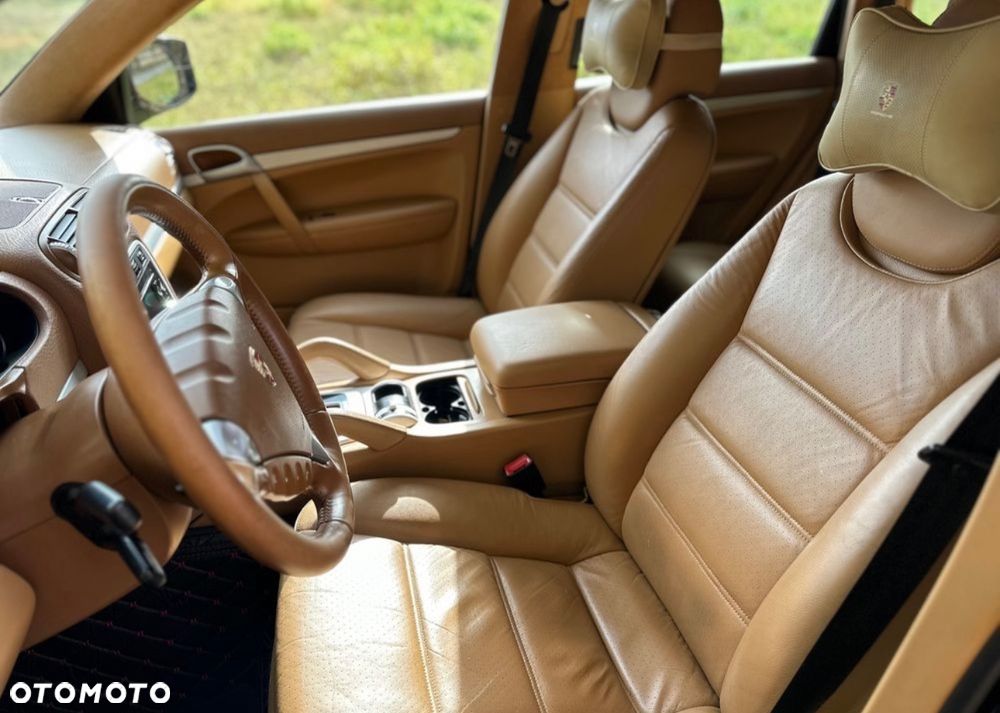 Porsche Cayenne - 9