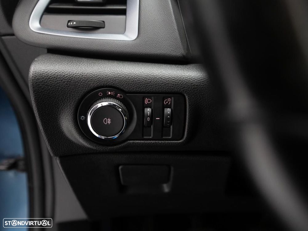 Opel Astra Sports Tourer - 13