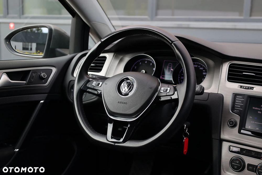 Volkswagen Golf 1.4 TSI BMT Comfortline - 27