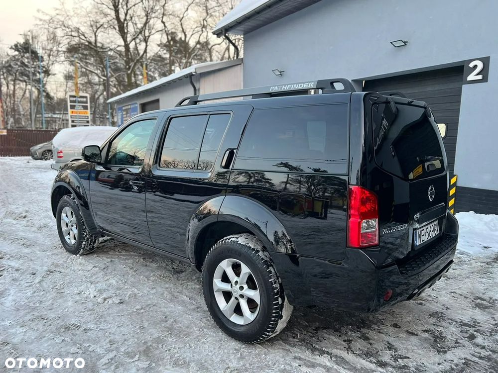 Nissan Pathfinder 2.5 D XE - 3