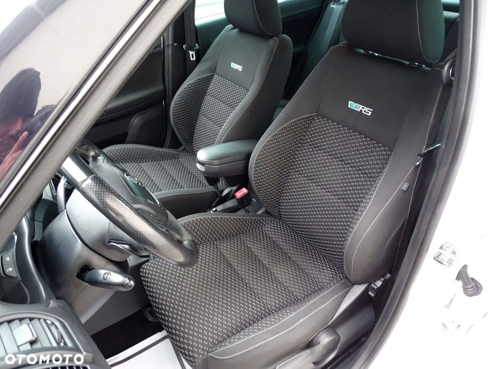 Skoda Fabia 1.4 TSI DSG RS - 12