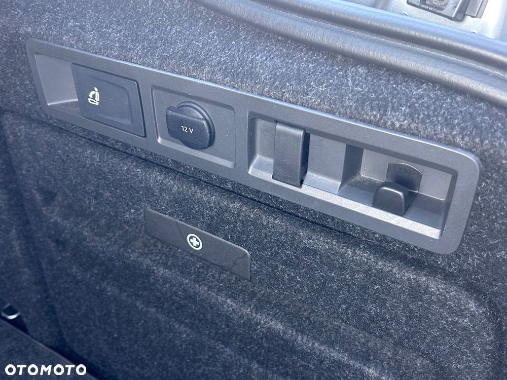 Skoda Superb 2.0 TDI L&K DSG - 29