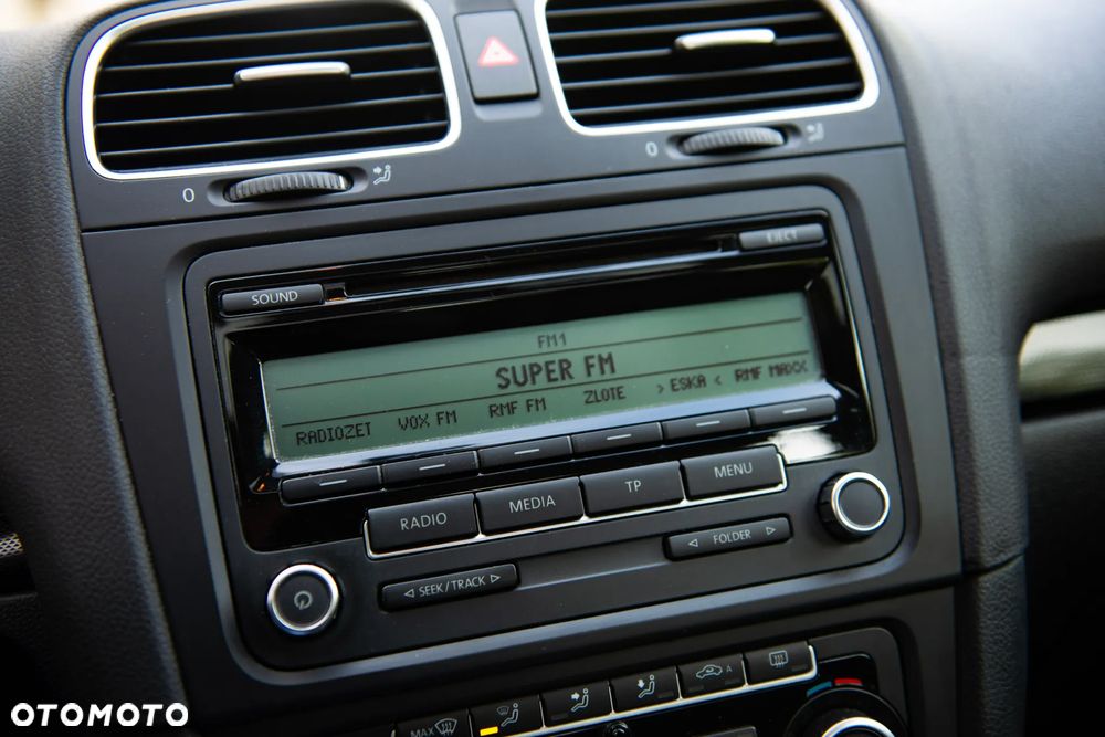 Volkswagen Golf 1.6 TDI BlueMotion Technology DSG Comfortline - 28