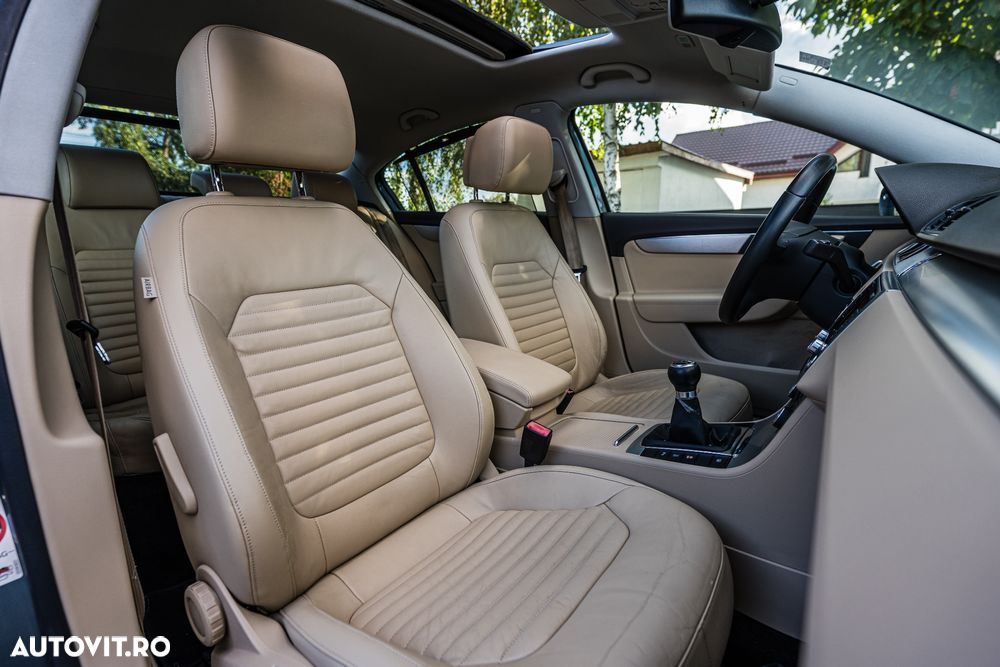 Volkswagen Passat - 36