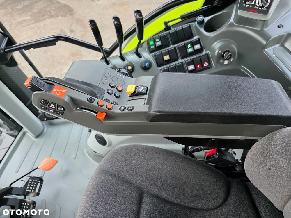 Claas Arion 630 Concept - 12