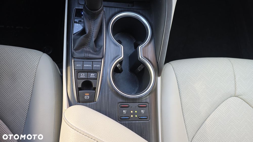 Toyota Camry 2.5 Hybrid Executive CVT - 20