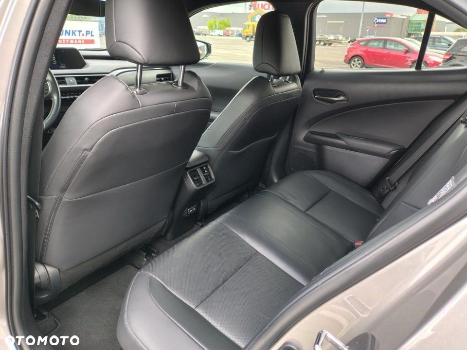 Lexus UX - 9