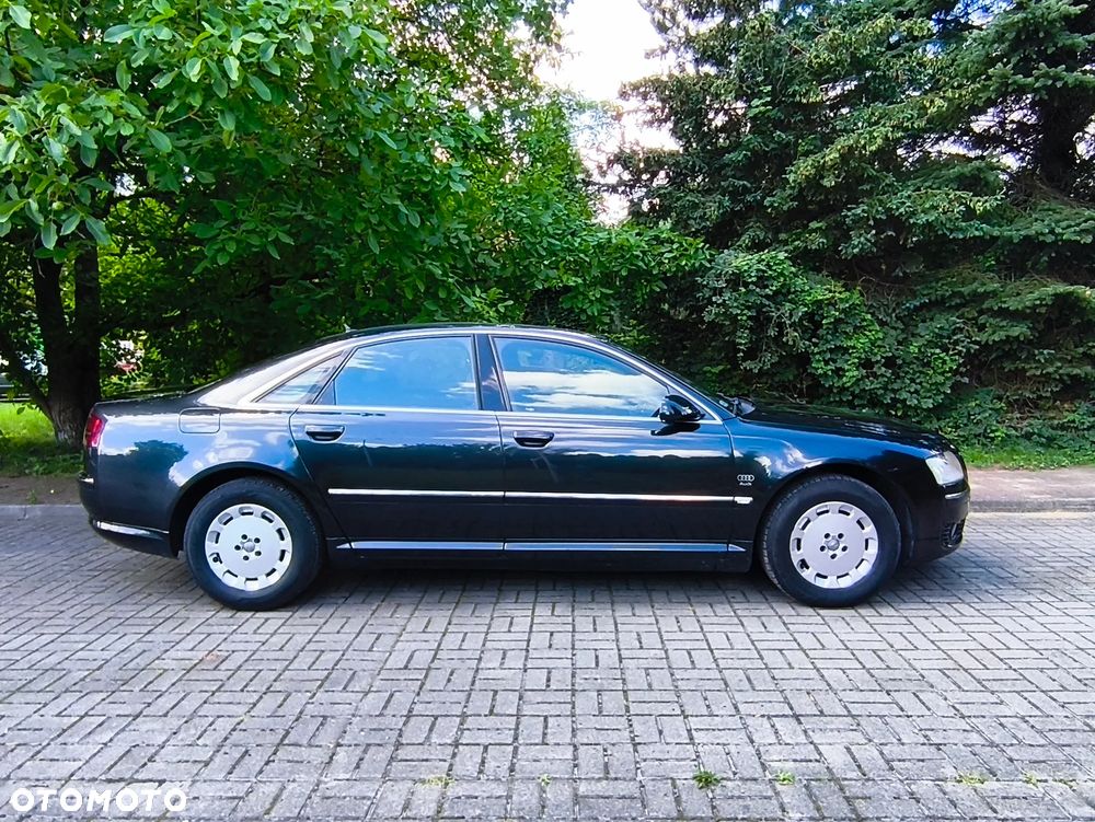 Audi A8 - 4