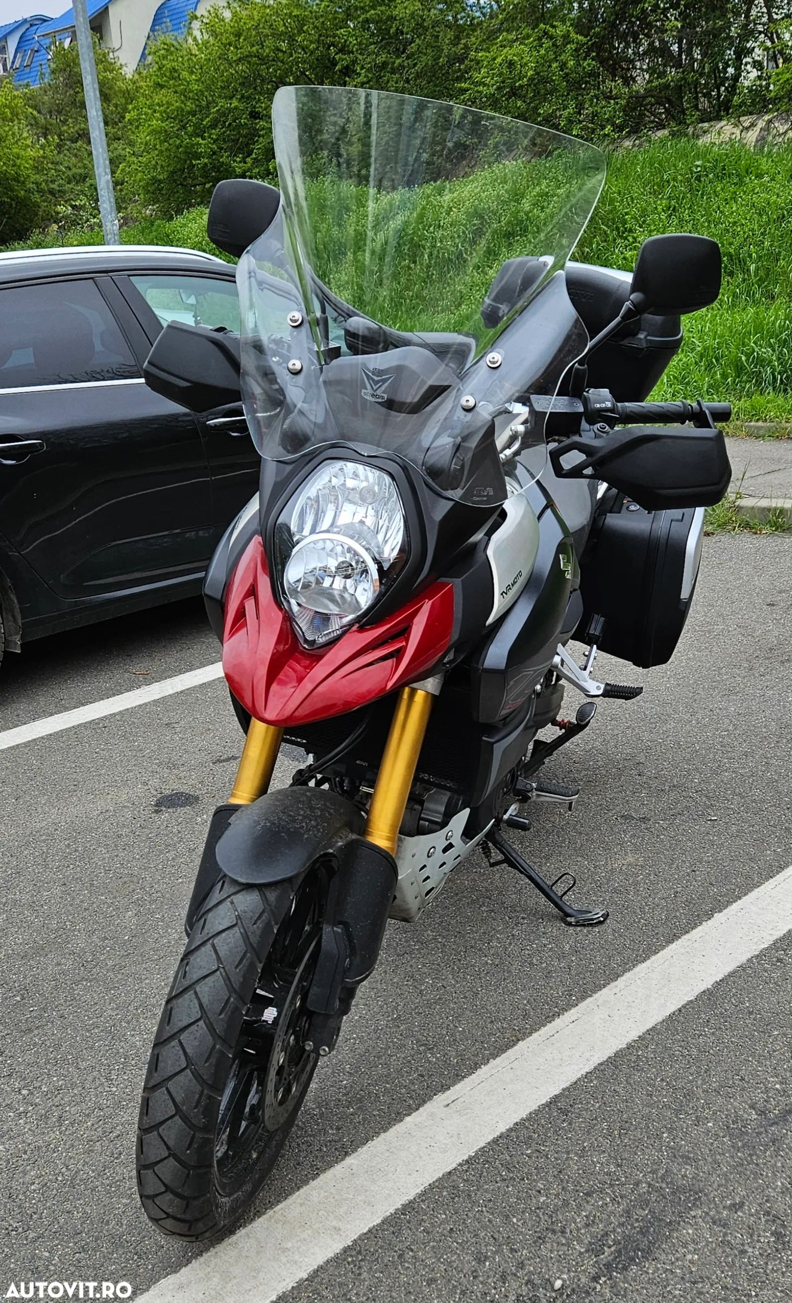 Suzuki DL 1000 V-Strom Grand Touring - 1
