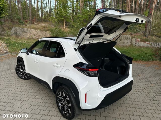 Toyota Yaris Cross 130 1.5 VVT-i Black&White - 13