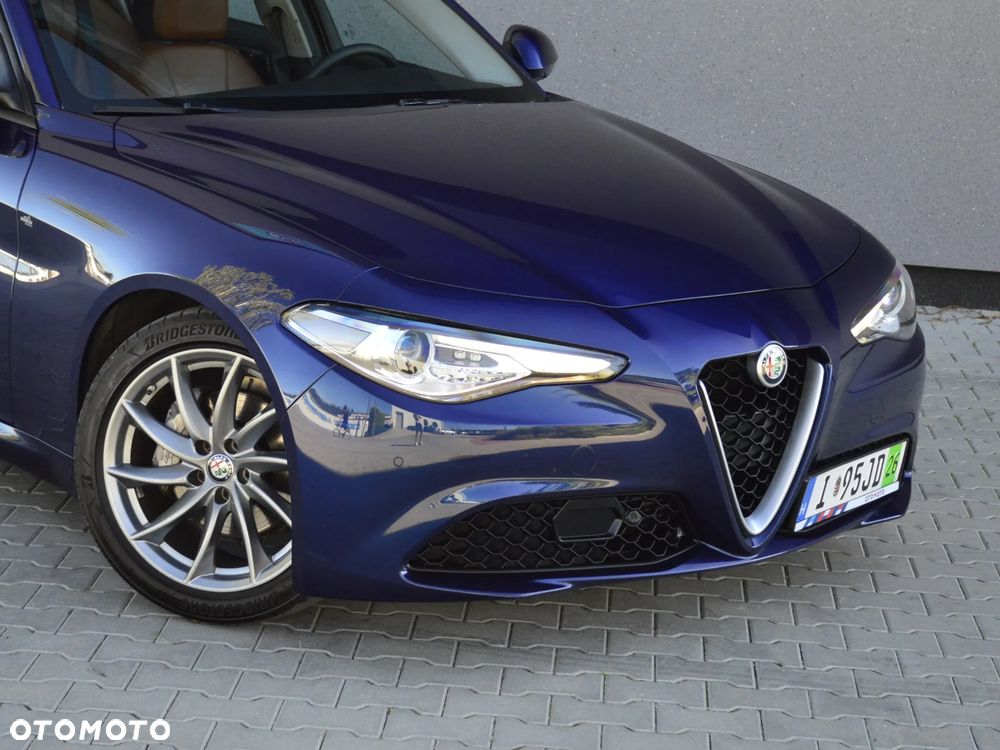 Alfa Romeo Giulia - 10