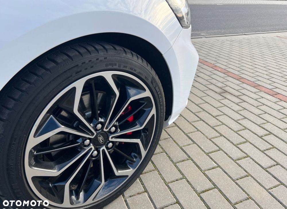 Ford Focus 1.5 EcoBlue ST-Line - 26