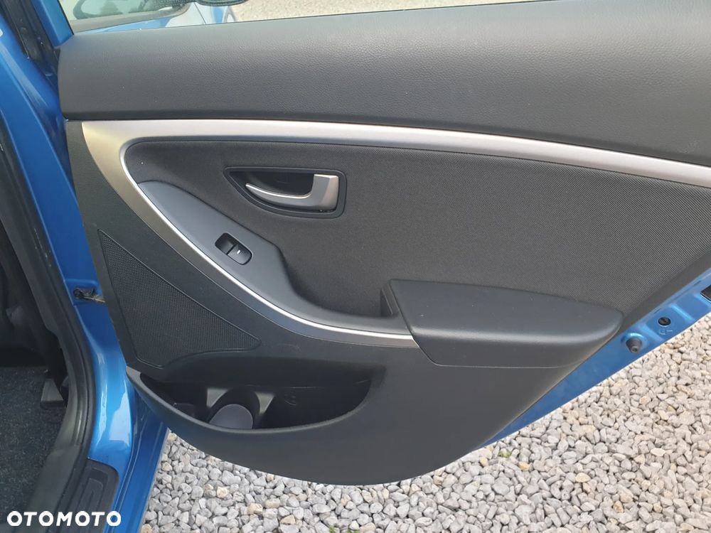 Hyundai i30 blue Kombi 1.4 Classic Navigation - 11