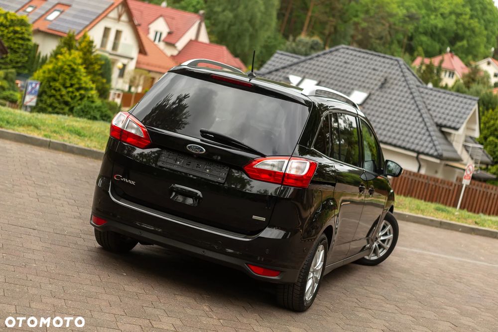 Ford Grand C-MAX - 17