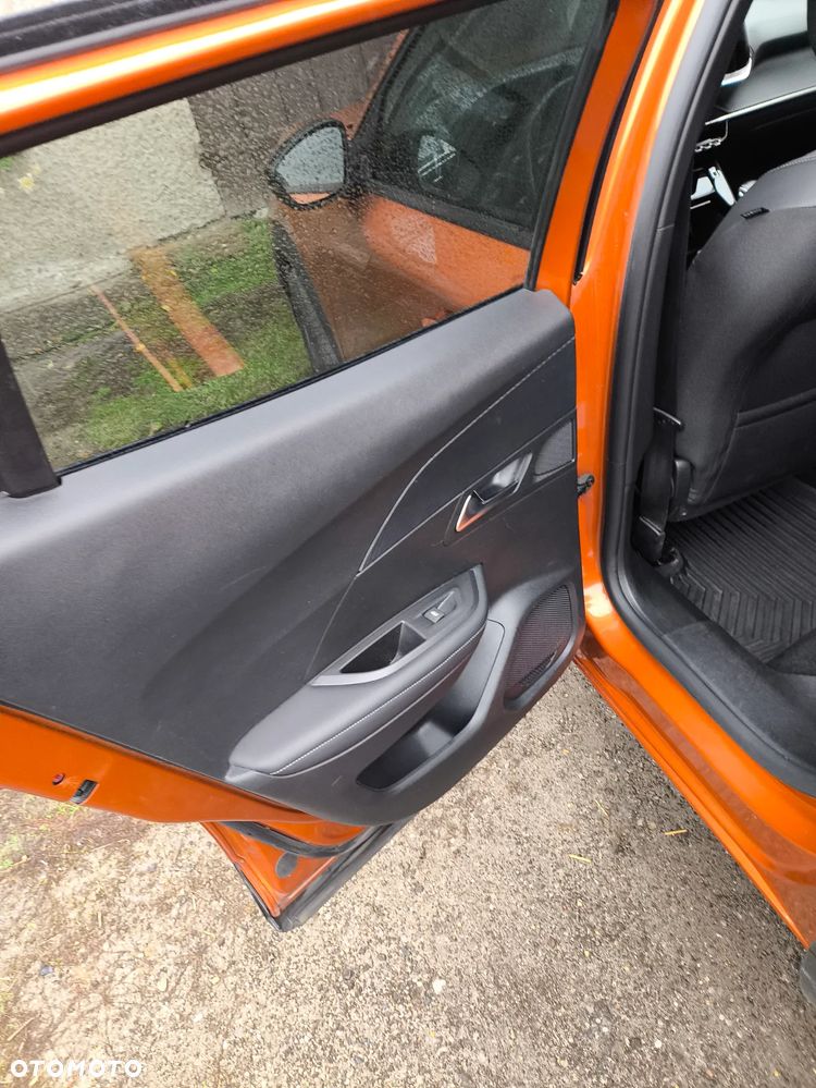 Peugeot 2008 1.2 PureTech Allure S&S - 20