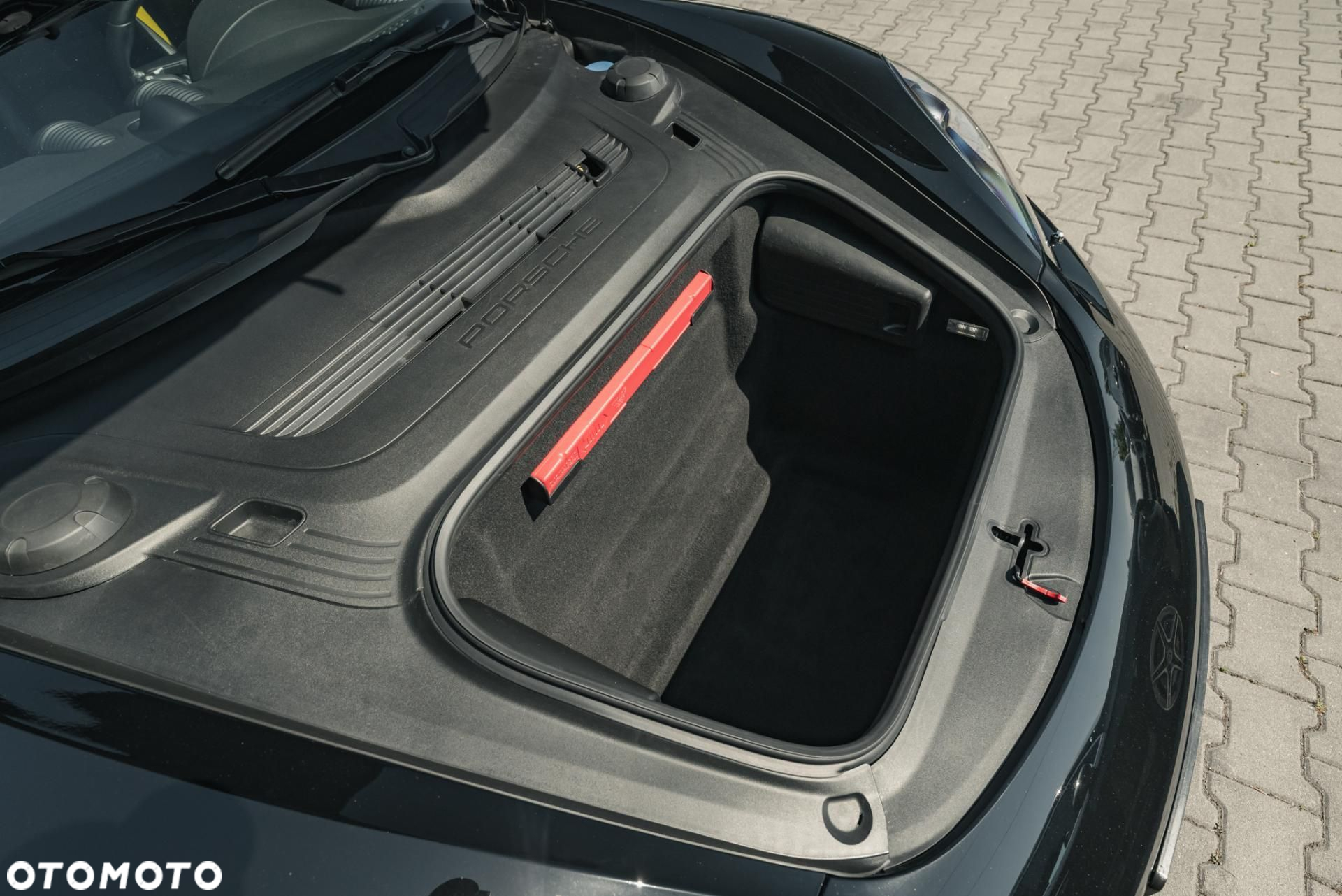 Porsche 718 Cayman - 38