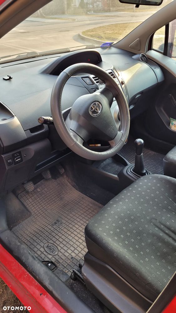Toyota Yaris - 10