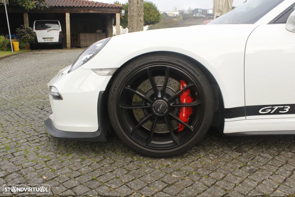 Porsche 911 Série F - 13