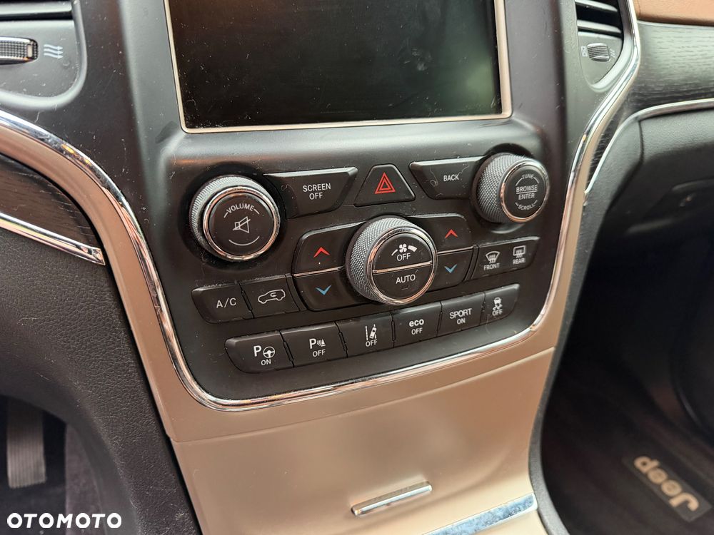 Jeep Grand Cherokee - 29