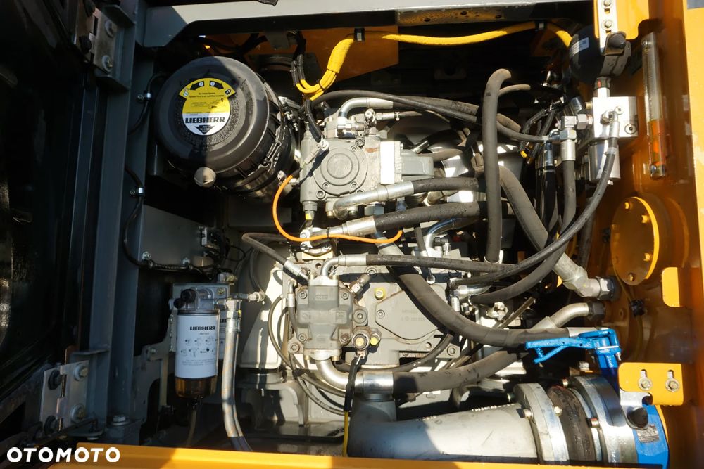 Liebherr R 936, Większy zasięg - 10