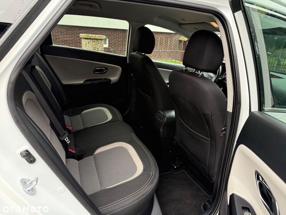 Kia Ceed 1.6 CRDi 136 ISG GT Line - 12