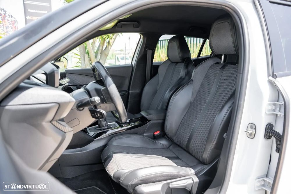 Peugeot 2008 1.2 PureTech GT - 22