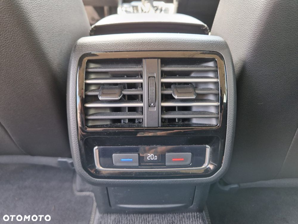 Volkswagen Passat Alltrack 2.0 TDI SCR 4Mot DSG - 11