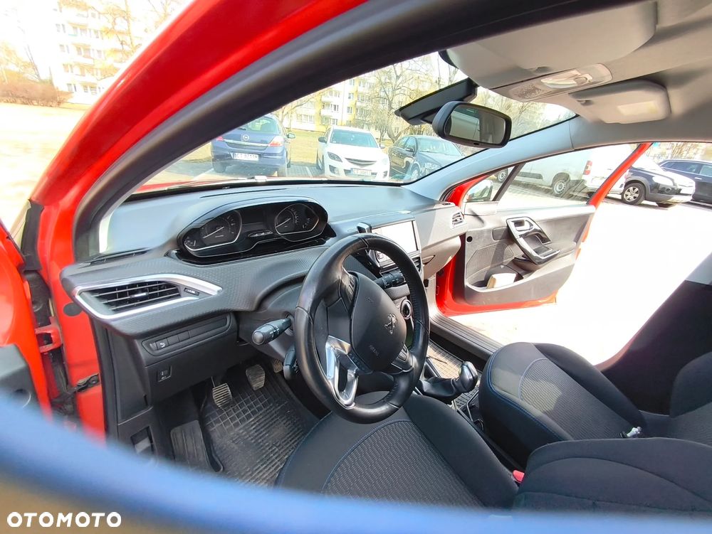 Peugeot 208 82 PureTech Style - 16