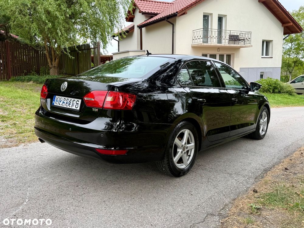Volkswagen Jetta 1.6 TDI Comfortline - 8