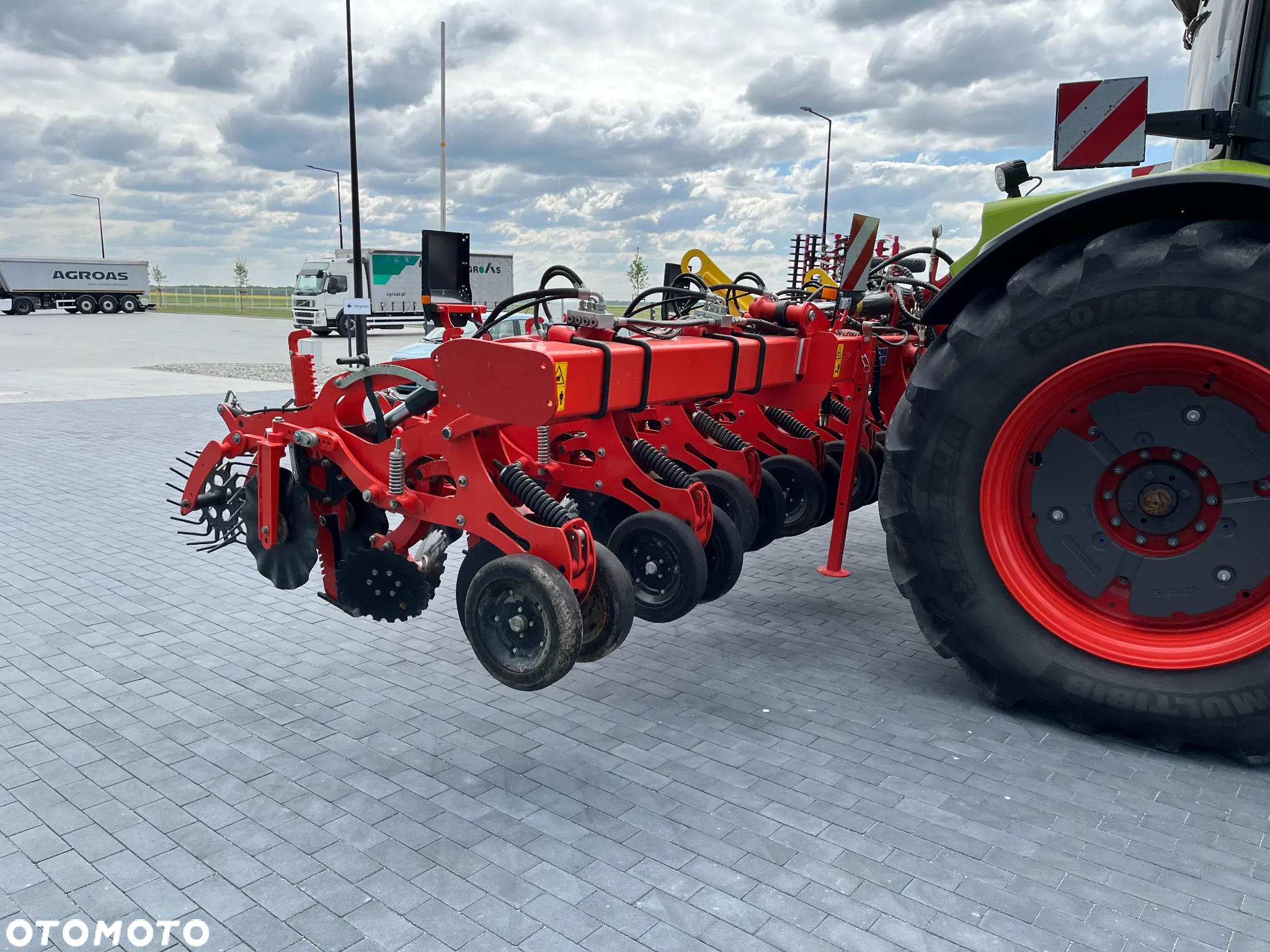 Kuhn STRIGER 600R - 4