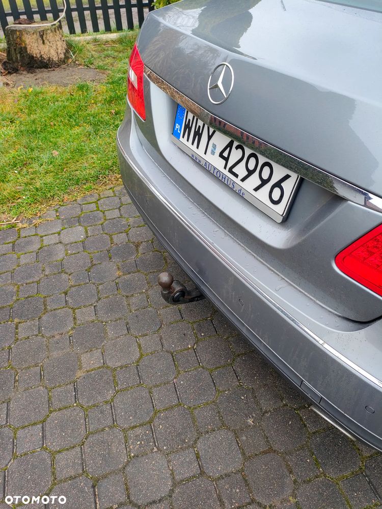 Mercedes-Benz Klasa E 300 CDI DPF BlueEFFICIENCY 7G-TRONIC Avantgarde - 12