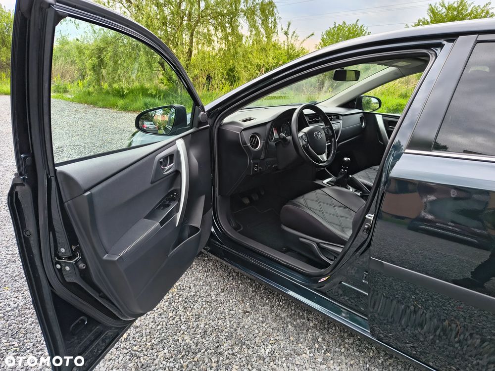 Toyota Auris 1.6 Premium - 9