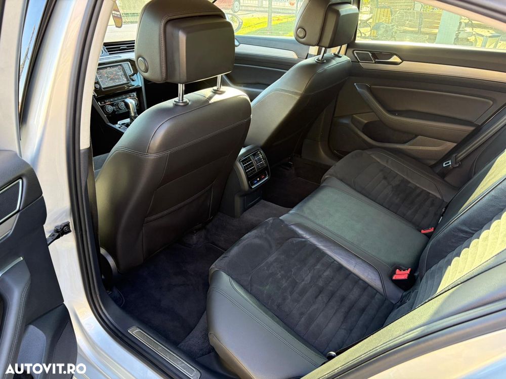 Volkswagen Passat - 12