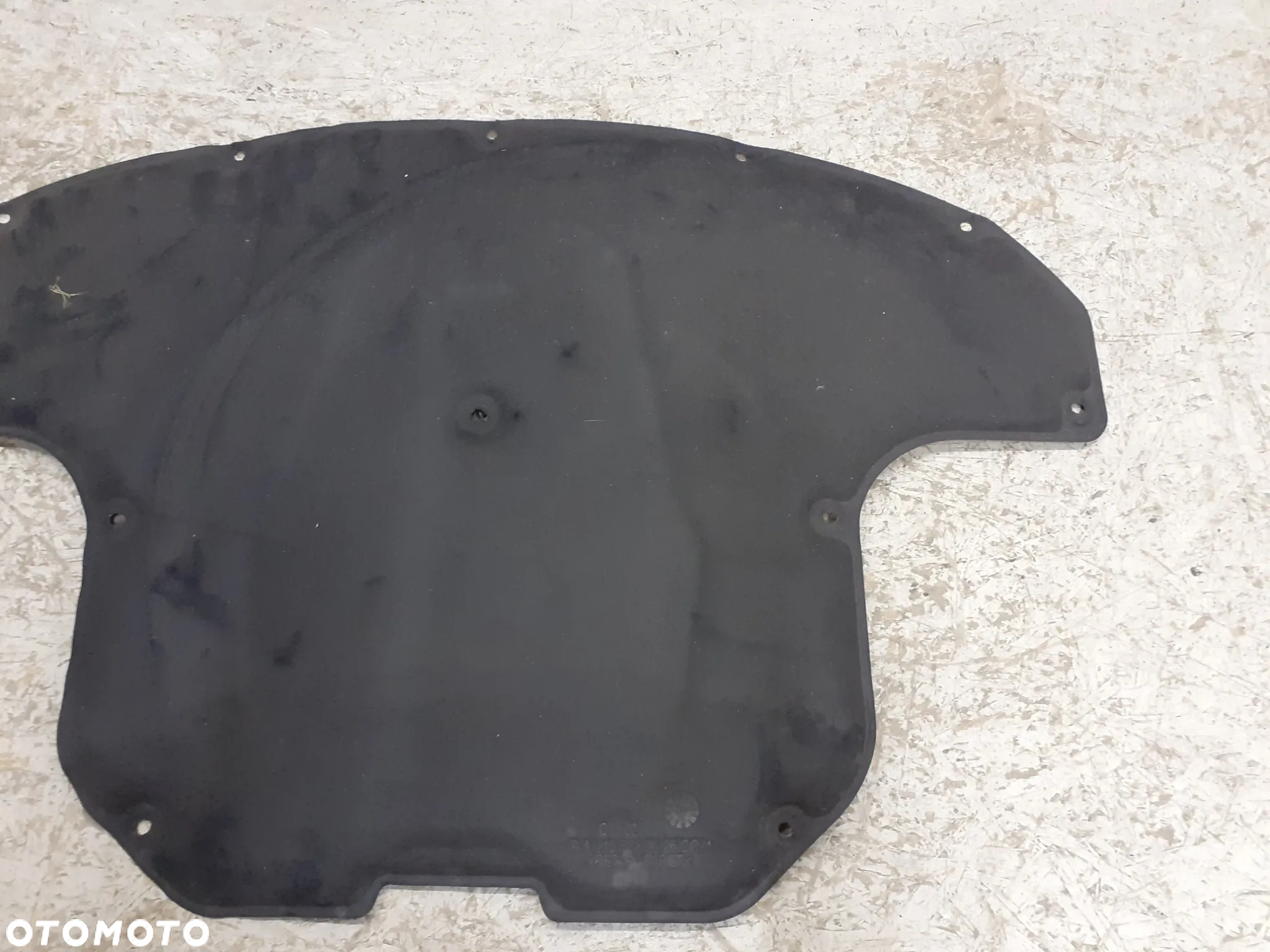 WYGŁUSZENIE PODBITKA MASKI MERCEDES E-KLASA W213 A2136820026 - 2