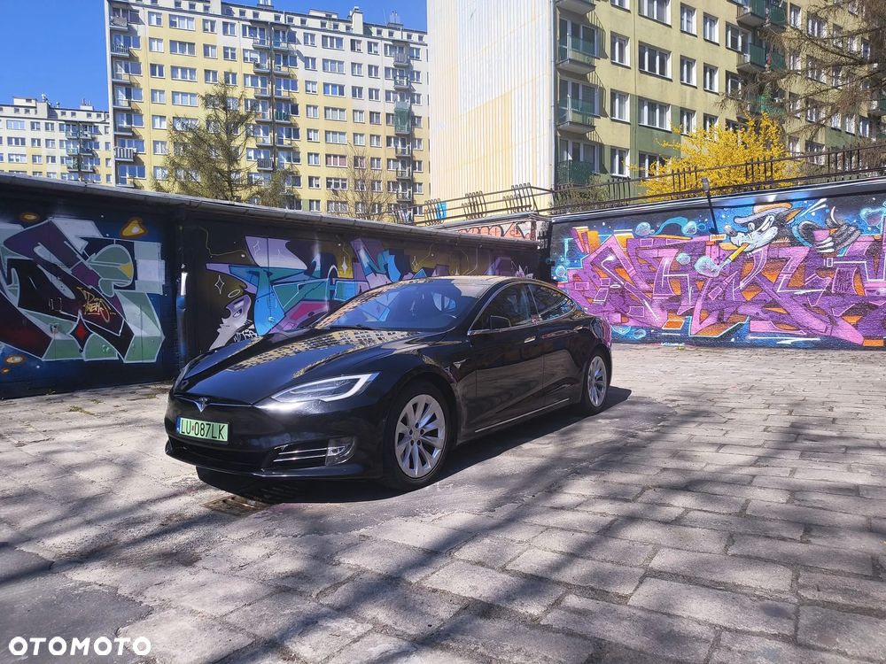Tesla Model S - 1