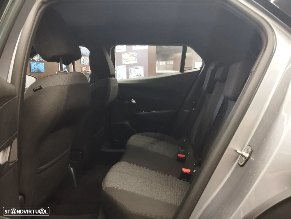 Peugeot 2008 1.2 PureTech Style - 12