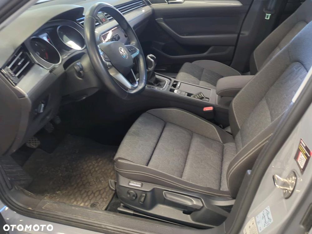 Volkswagen Passat - 8